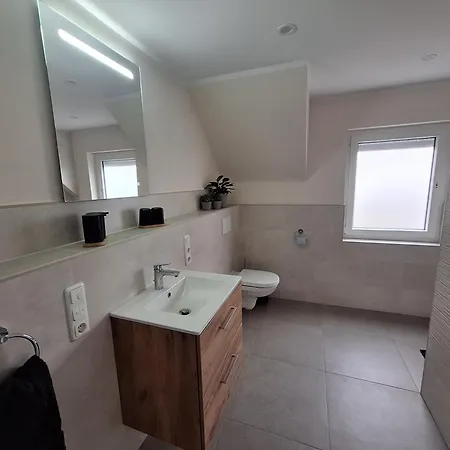 Appartement Eva's - Naehe Phantasialand, Therme Euskirchen, Eifel,sehr Gute Bahnanbindung Nach Koeln *