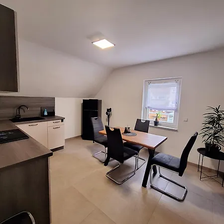 דירה Eva's - Naehe Phantasialand, Therme Euskirchen, Eifel,sehr Gute Bahnanbindung Nach Koeln Weilerswist