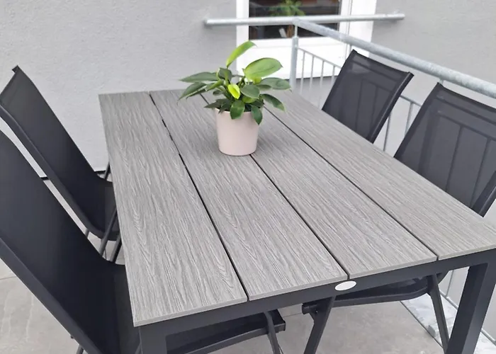 Appartement Eva's - Naehe Phantasialand, Therme Euskirchen, Eifel,sehr Gute Bahnanbindung Nach Koeln Weilerswist