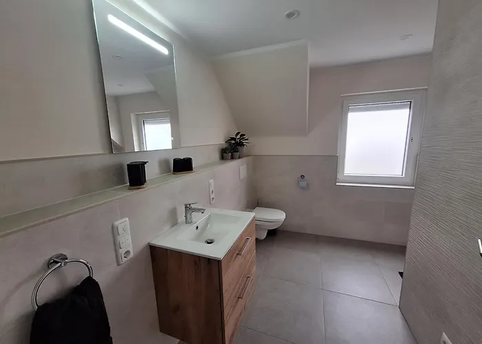 Appartement Eva's - Naehe Phantasialand, Therme Euskirchen, Eifel,sehr Gute Bahnanbindung Nach Koeln *