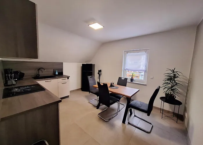 Appartement Eva's - Naehe Phantasialand, Therme Euskirchen, Eifel,sehr Gute Bahnanbindung Nach Koeln Weilerswist