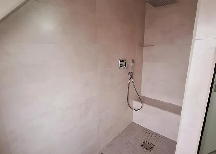 Eva's - Naehe Phantasialand, Therme Euskirchen, Eifel,sehr Gute Bahnanbindung Nach Koeln דירה